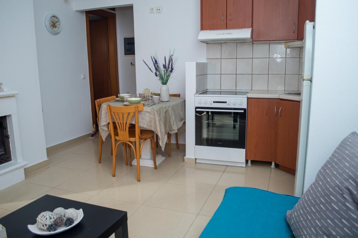 Sun By The Sea 2 Apartment Agia Pelagia Екстериор снимка